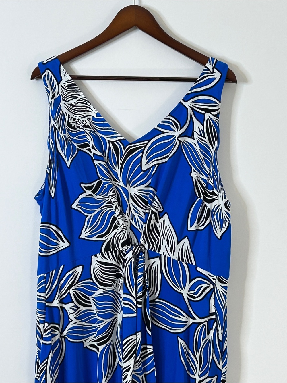 MSK Maxi Dress XL Blue White Black Leaf Pattern Pockets V-Neck Sleeveless NEW